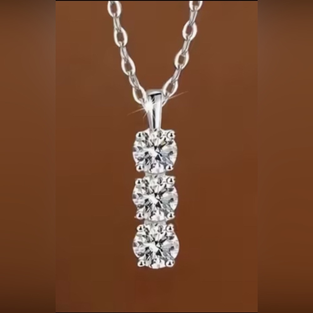 Elegant Sterling Silver & Moissanite Pendant Necklace
